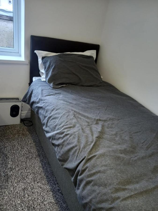 Modern Apartment With Roof Garden Close To City Centre Cardiff Exterior photo